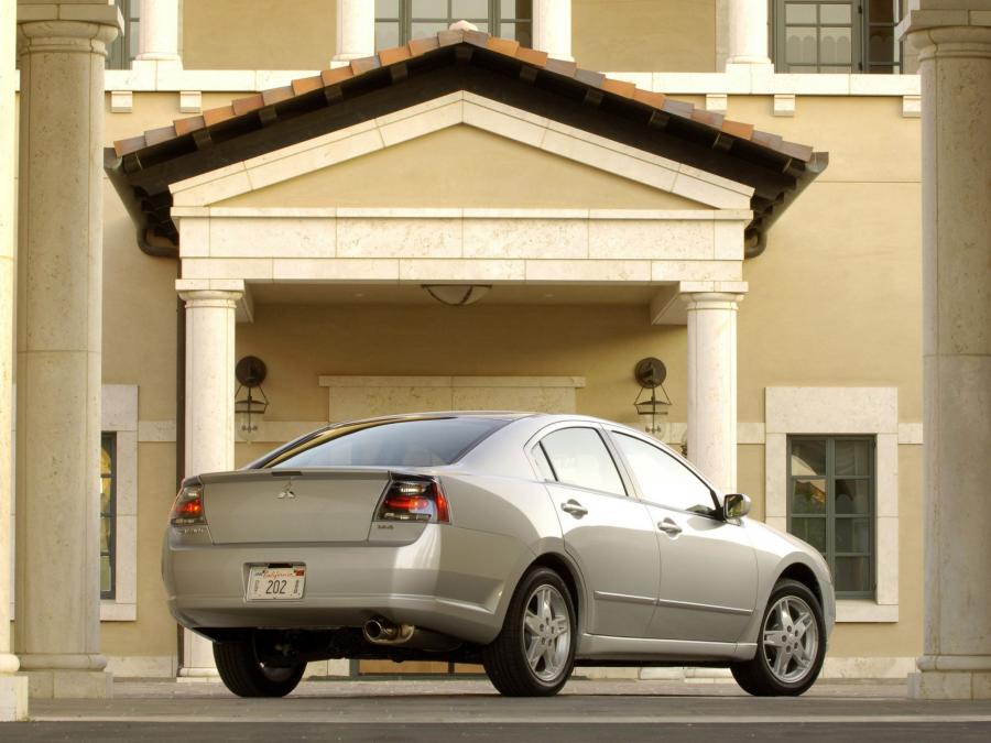  Mitsubishi Galant 2003 года  (фото 8 из 15)